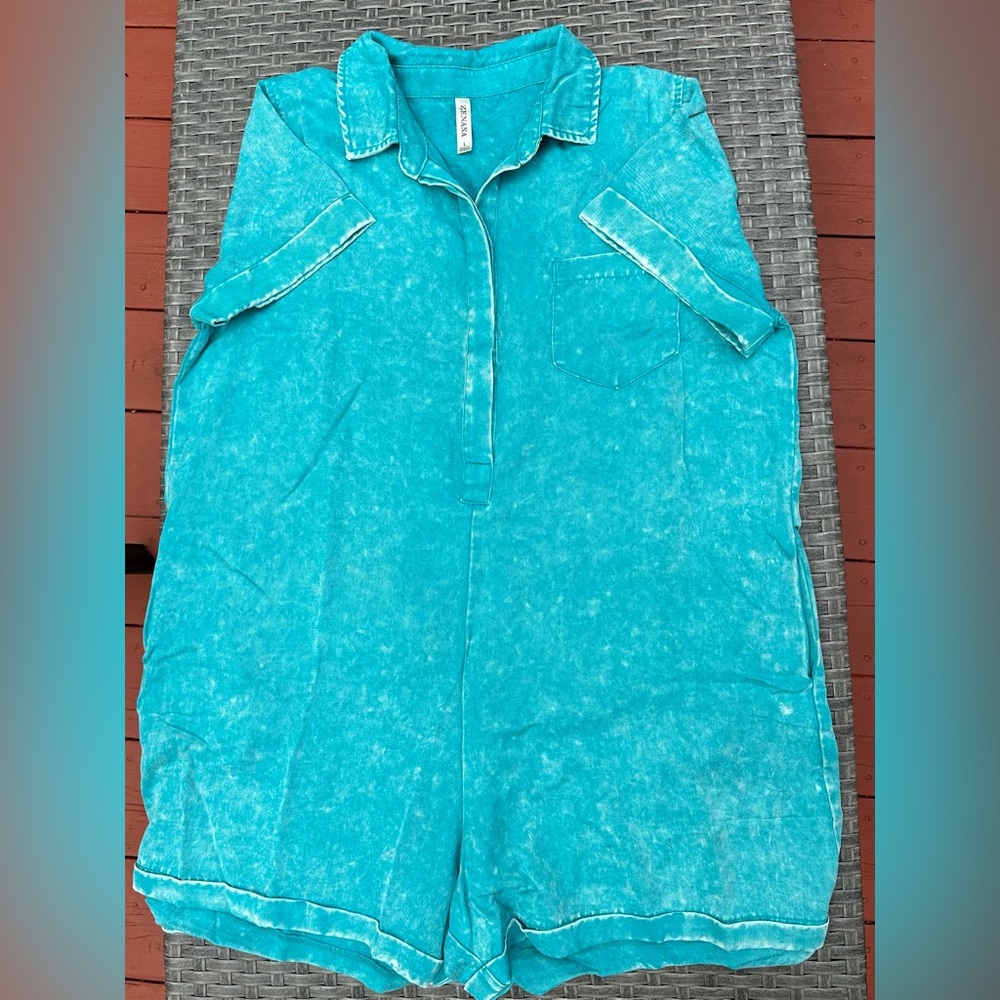 NWOT Zenana Size L! Turquoise Mineral Wash Romper with Chest Pocket